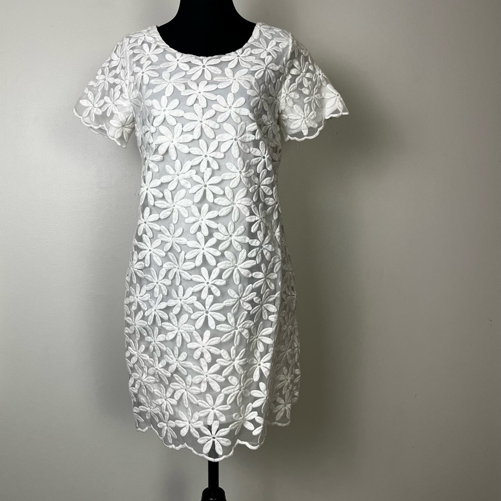 Blu Pepper women’s embroidered daisy mini dress white size small